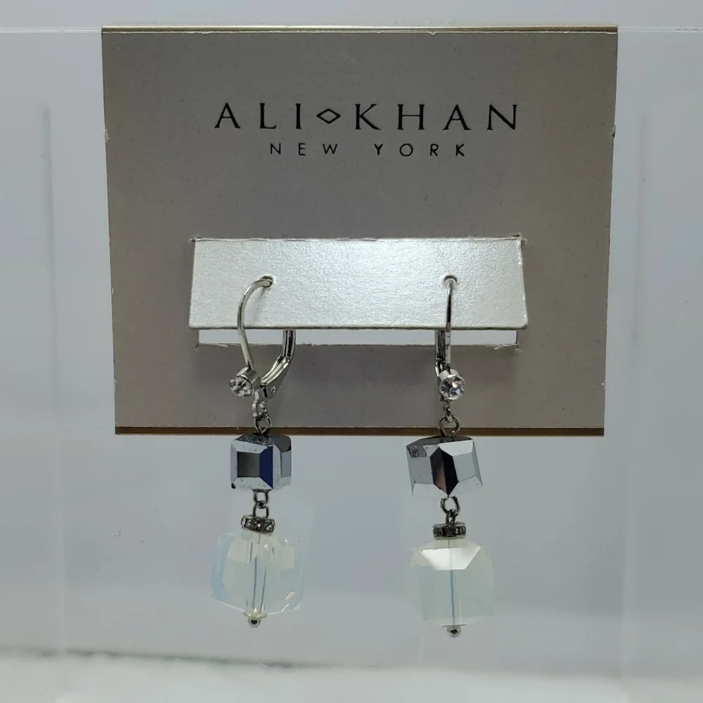 Ali khan Crystal cube French wire earrings opal silver - Picture 2 of 4